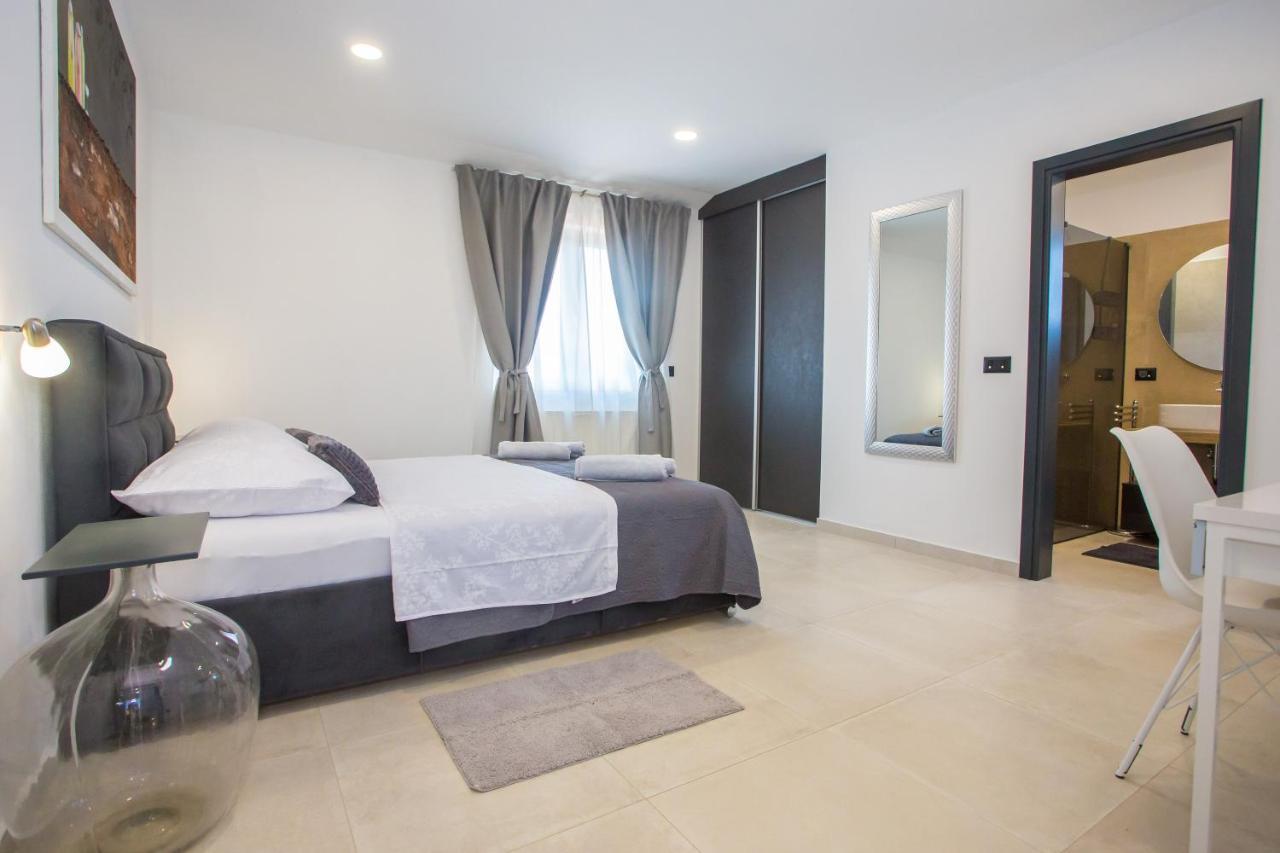 Villa Silvano & Nadija Kastelir Luaran gambar